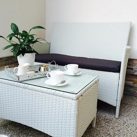 Апартаменты Luxury White Sensation