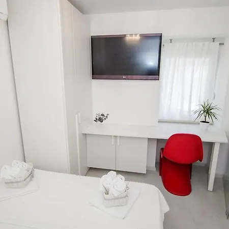 Апартаменты Luxury White Sensation Водице