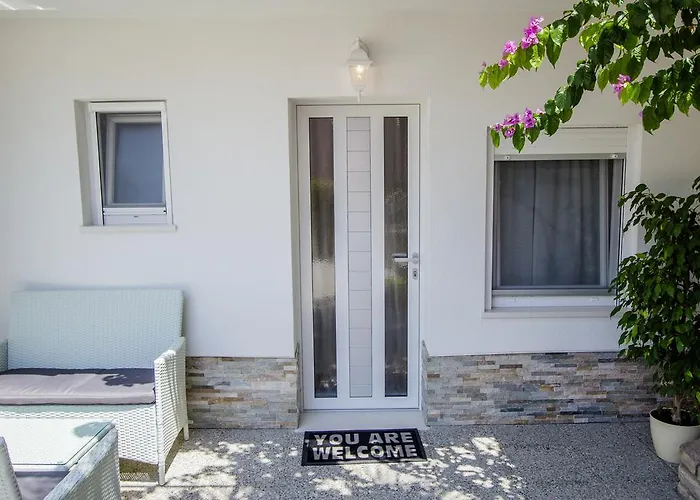 Luxury White Sensation Vodice